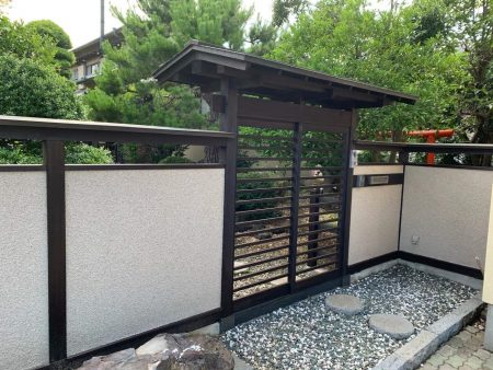 【埼玉県三郷市】M様邸数寄屋門扉改修工事は完了しました。 画像