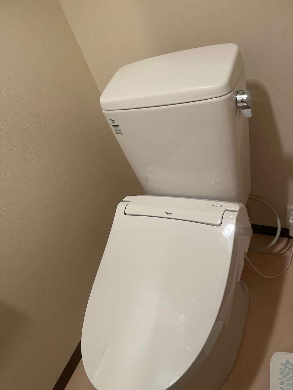 【埼玉県三郷市】I様邸トイレ交換工事を行いました。LIXIL アメージュZ リクシル 画像