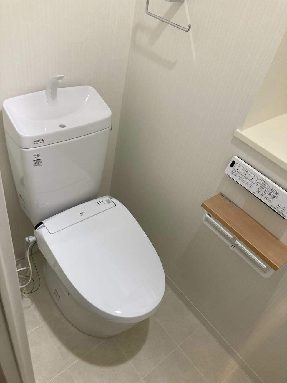 【埼玉県吉川市】S様マンショントイレ交換工事が完了しました。リクシル アメージュZ 画像