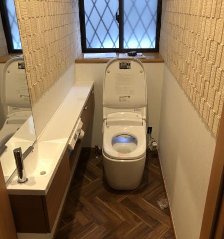 【埼玉県三郷市】K様邸トイレ交換工事 LIXILサティス＋エコカラットにてお客様よりご感想をいただきました。 アイキャッチ画像