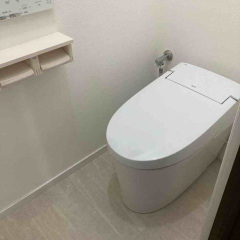【埼玉県三郷市】N様邸トイレ交換工事が完了しました。リクシル サティスS アメージュZ アイキャッチ画像