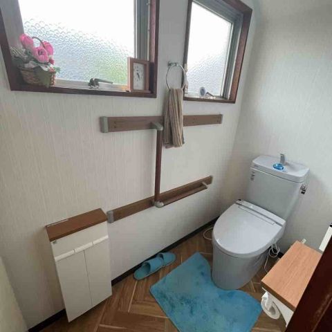 【東京都足立区】Y様トイレ交換内装工事が完了しました。リクシル アメージュZ アイキャッチ画像
