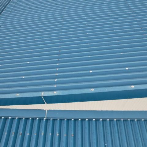 【埼玉県三郷市】E様倉庫は屋根無料ドローン点検を行いました。 アイキャッチ画像