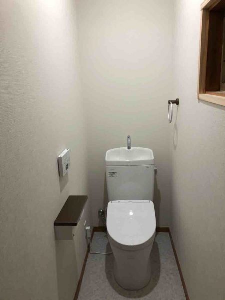 【埼玉県三郷市】S様邸和式トイレから洋式トイレ変更工事 ピュアレストQR