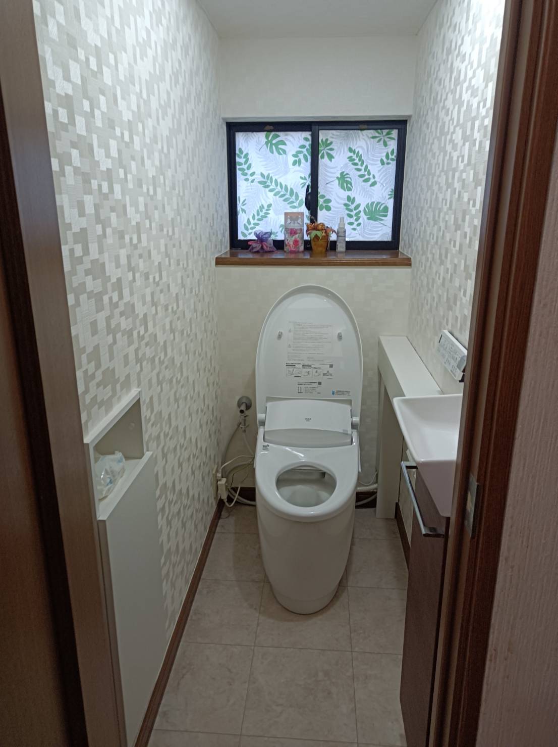 【埼玉県吉川市】S様邸リクシルトイレ交換工事が完了しました。LIXILプレアスS