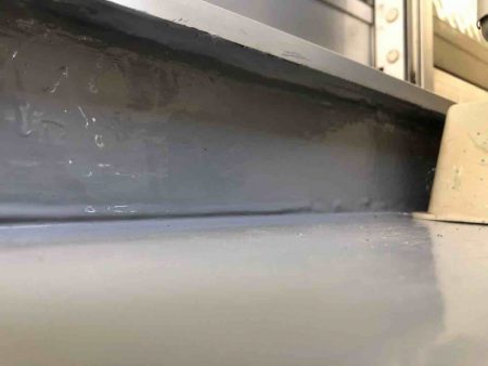【東京都足立区】H様賃貸マンションはベランダ防水工事を行いました。