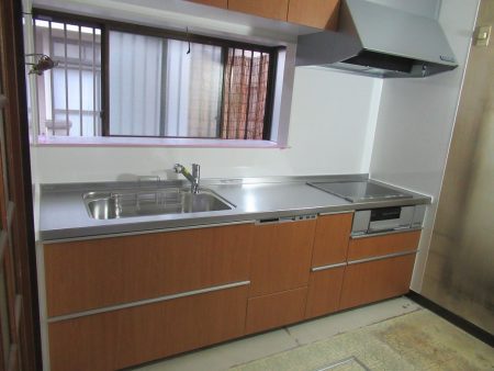 【埼玉県三郷市】M様邸キッチン交換工事を行いました。TOTO ミッテ
