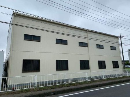 【埼玉県北葛飾郡松伏町】S様工場改修工事は塗装工事は完了しました。