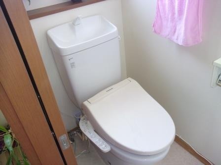 【埼玉県吉川市】K様邸トイレ工事は完了しました。リクシル アメージュZ