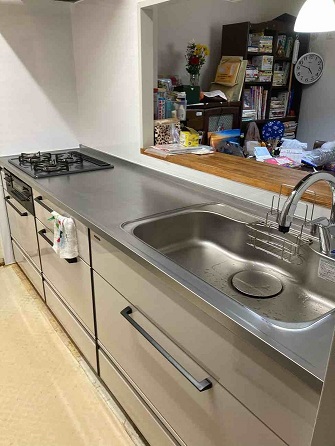 【埼玉県三郷市】I様邸キッチン交換工事が完了しました。タカラ トレーシア