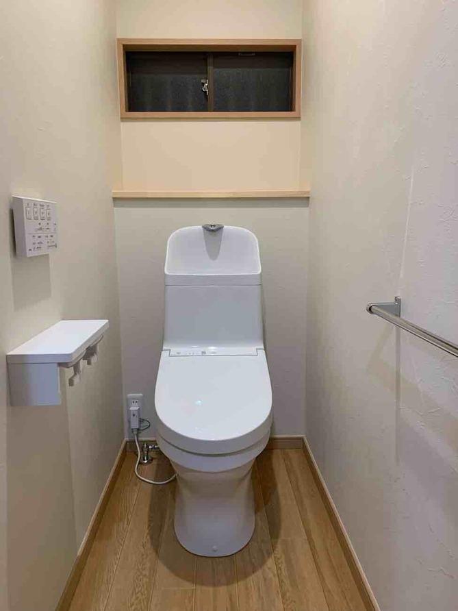 【埼玉県三郷市】K様邸トイレ交換工事が完了しました。TOTO ZJ2 ウオシュレット一体型便器