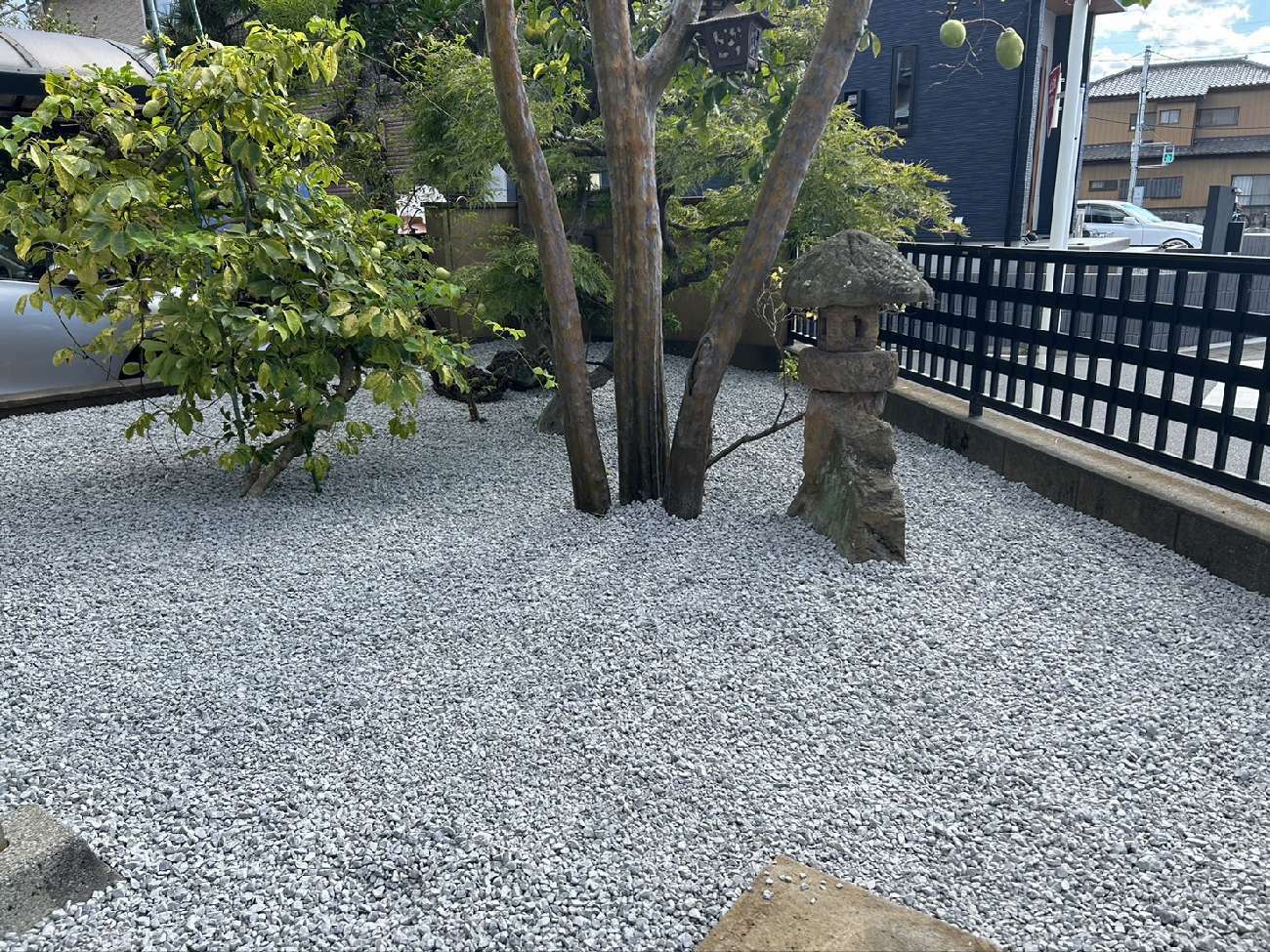 【埼玉県三郷市】S様邸外構工事除草防草シート砕石工事が完了しました。