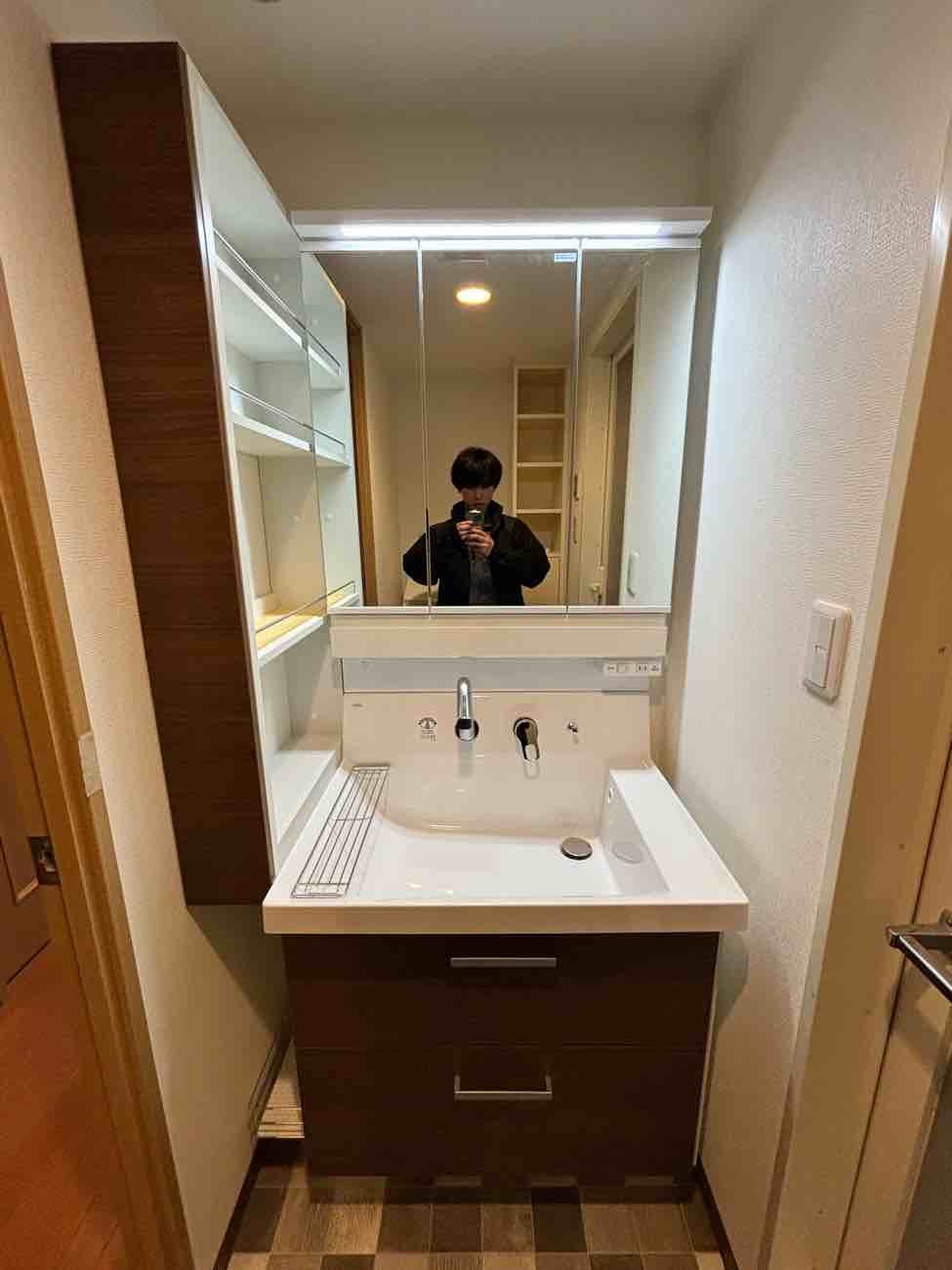 【埼玉県三郷市】S様邸マンション洗面化粧台、洗面室改修工事 リクシル LIXIL ピアラ