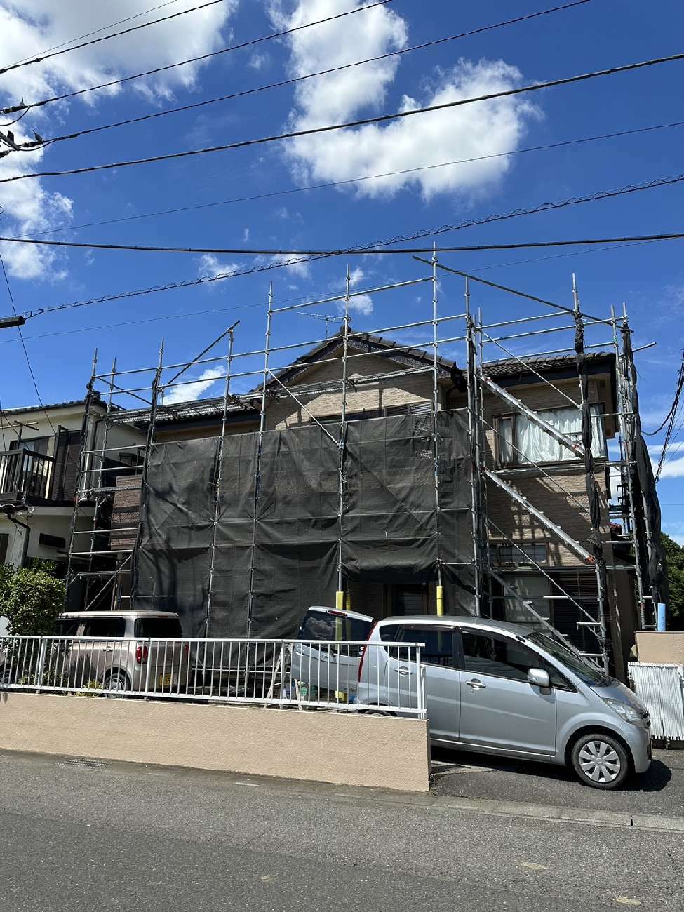 【埼玉県吉川市】台風10号が近づいてきています。リフォーム現場の台風養生を行いました。