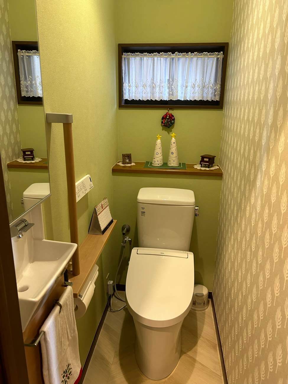 【埼玉県吉川市】S様邸トイレ内装改修工事が完了しました。LIXIL リクシル アメージュ