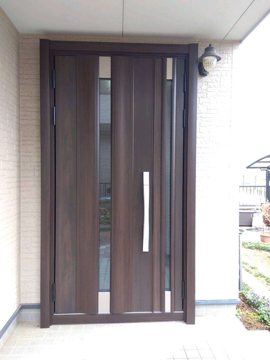 【埼玉県三郷市】F様邸玄関ドア交換工事が完了しました。カバー工法 LIXIL リシェント リクシル