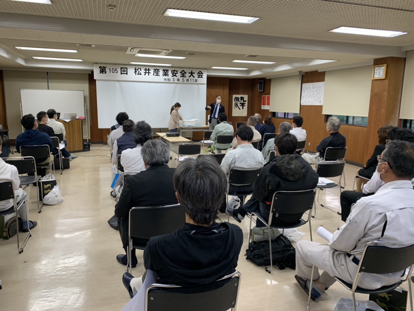 第519回目安全パトロールと協力業者様との勉強会105回目を行いました。