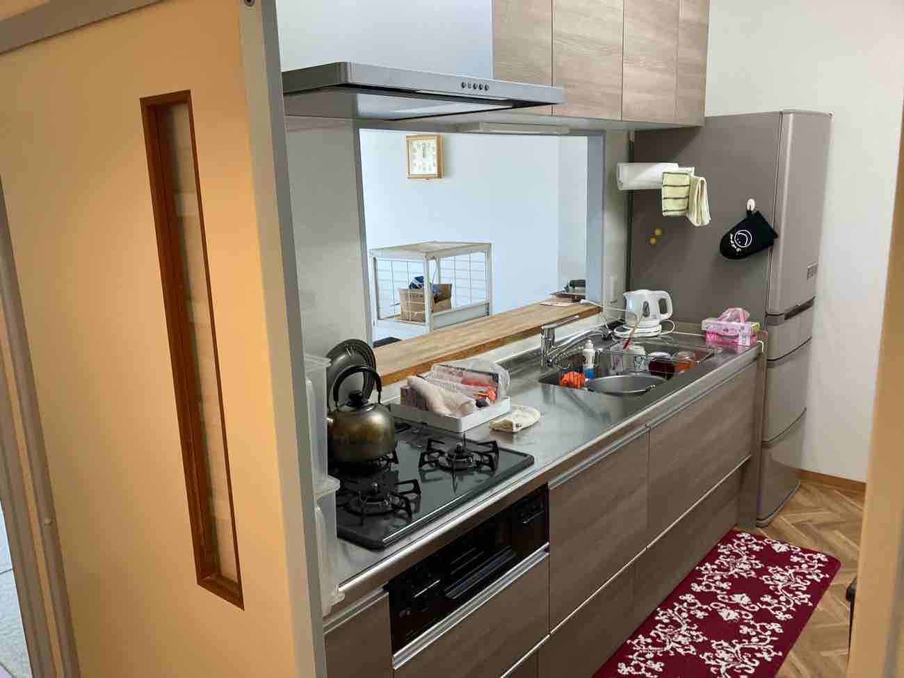 【埼玉県三郷市さつき平マンション】O様邸キッチン交換工事が完了しました。クリナップ ラクエラ