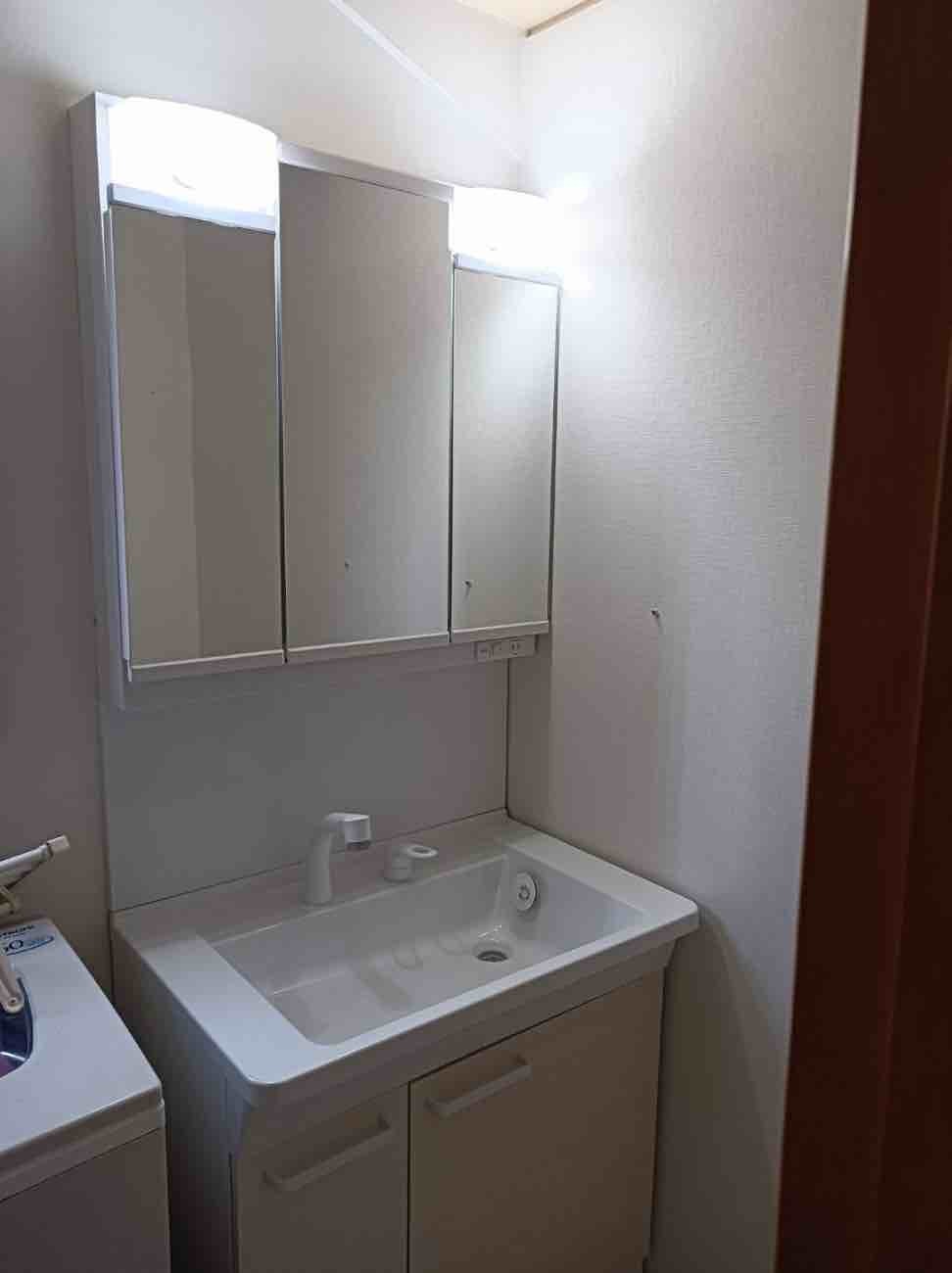 【埼玉県吉川市】H様邸洗面化粧台交換工事 TOTO洗面化粧台 Vシリーズ