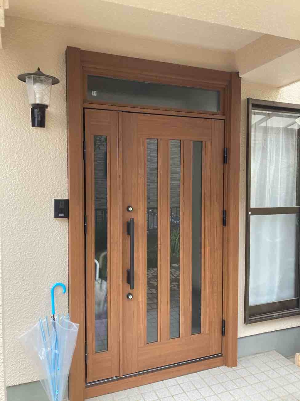 【埼玉県吉川市】K様邸玄関ドア交換工事が完了しました。YKKAP