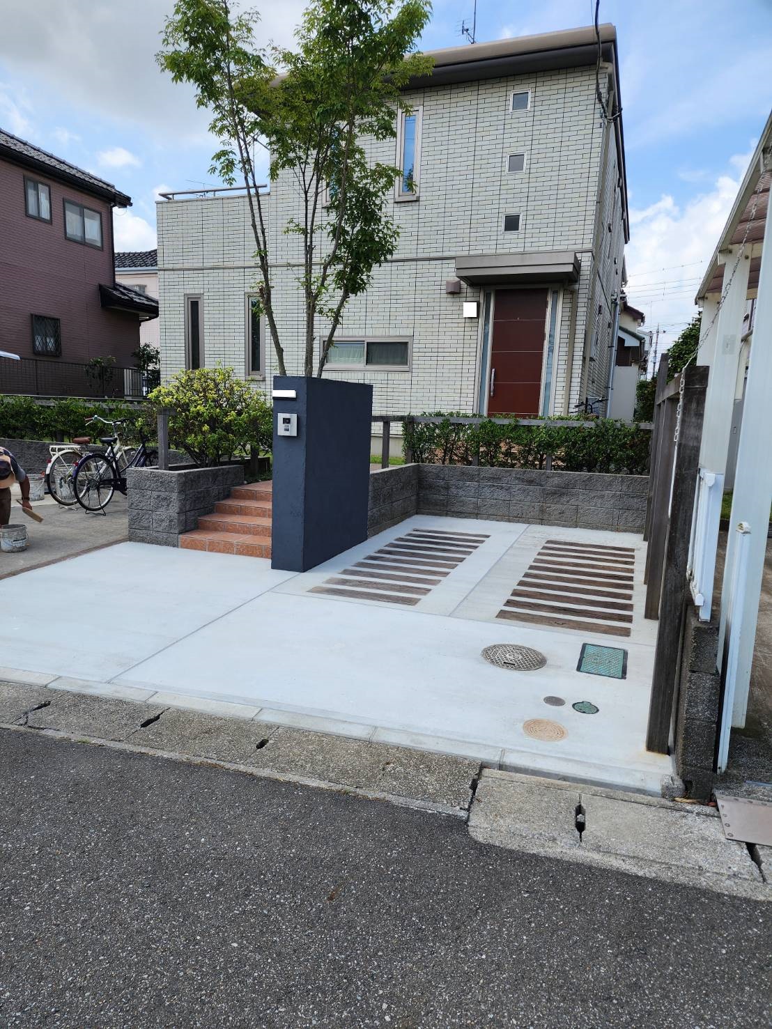 【埼玉県吉川市】T様邸外構工事が完了しました。