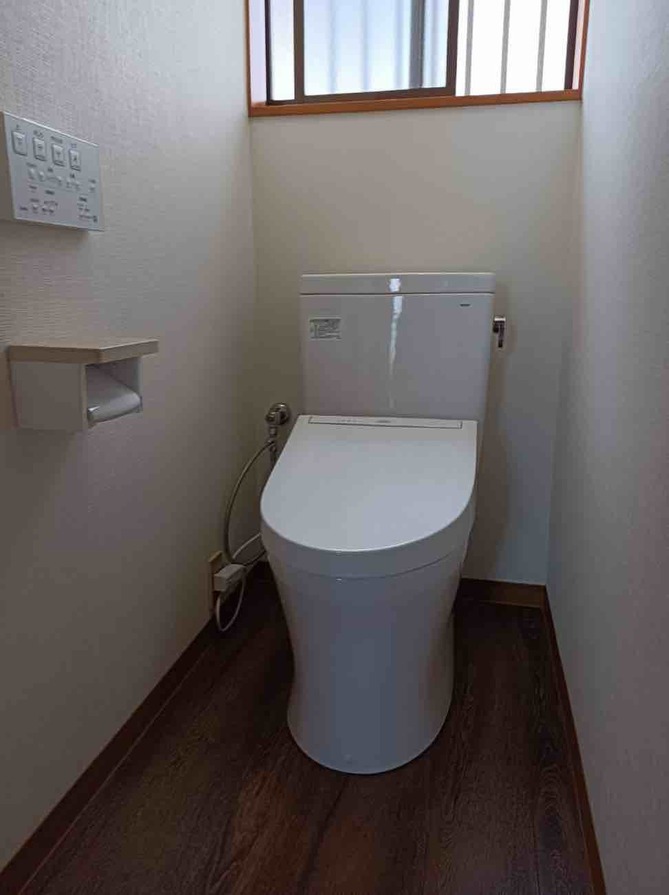 【埼玉県吉川市】H様邸トイレ交換工事 TOTOピュアレストQR
