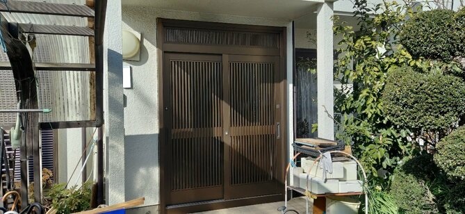 【埼玉県三郷市】I様邸玄関ドア交換工事が完了しました。リクシル リシェント
