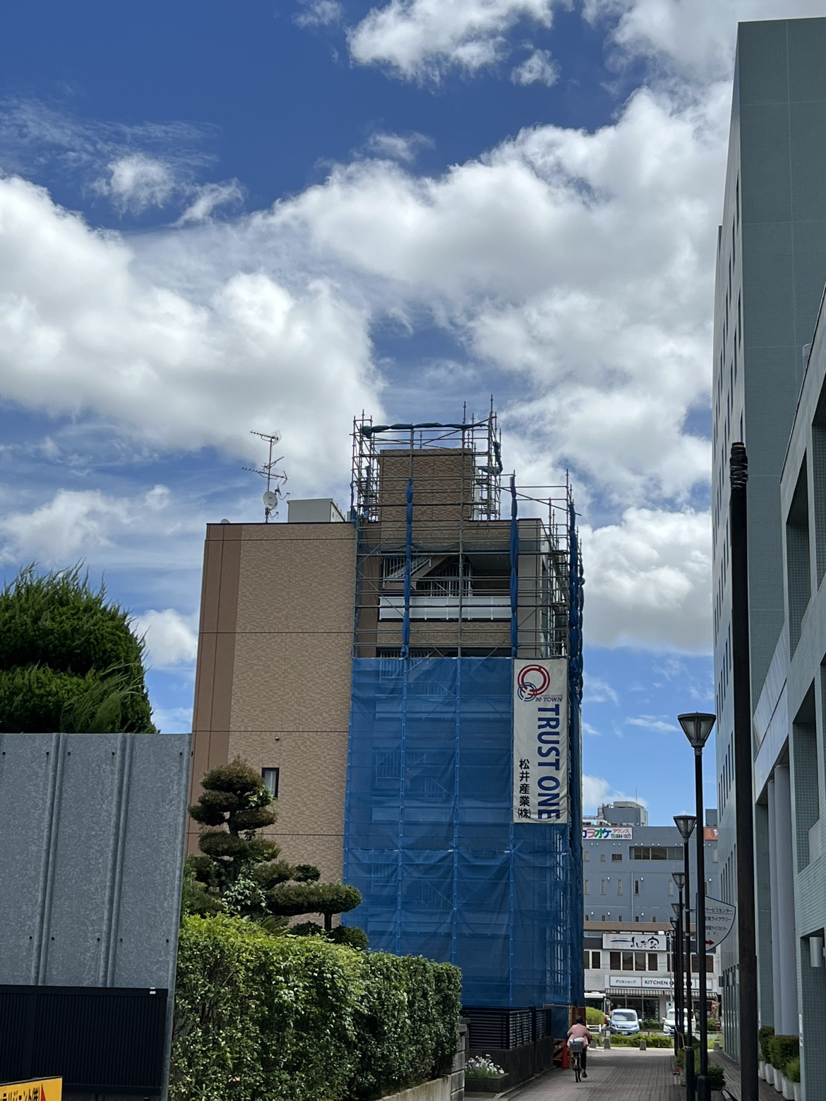 台風8号の関東接近により台風養生を行いました。