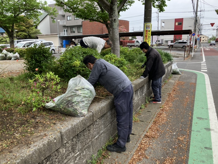 【埼玉県吉川市】木売公園の清掃活動を行いました。