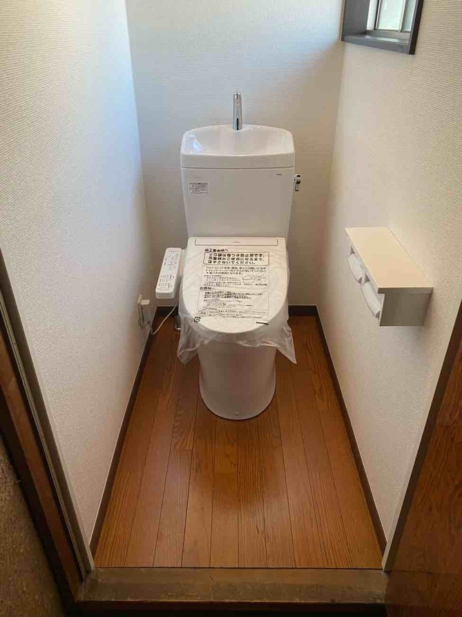 【東京都足立区】M様邸タイル便所から洋式トイレ改修工事が完了しました。TOTOピュアレスト