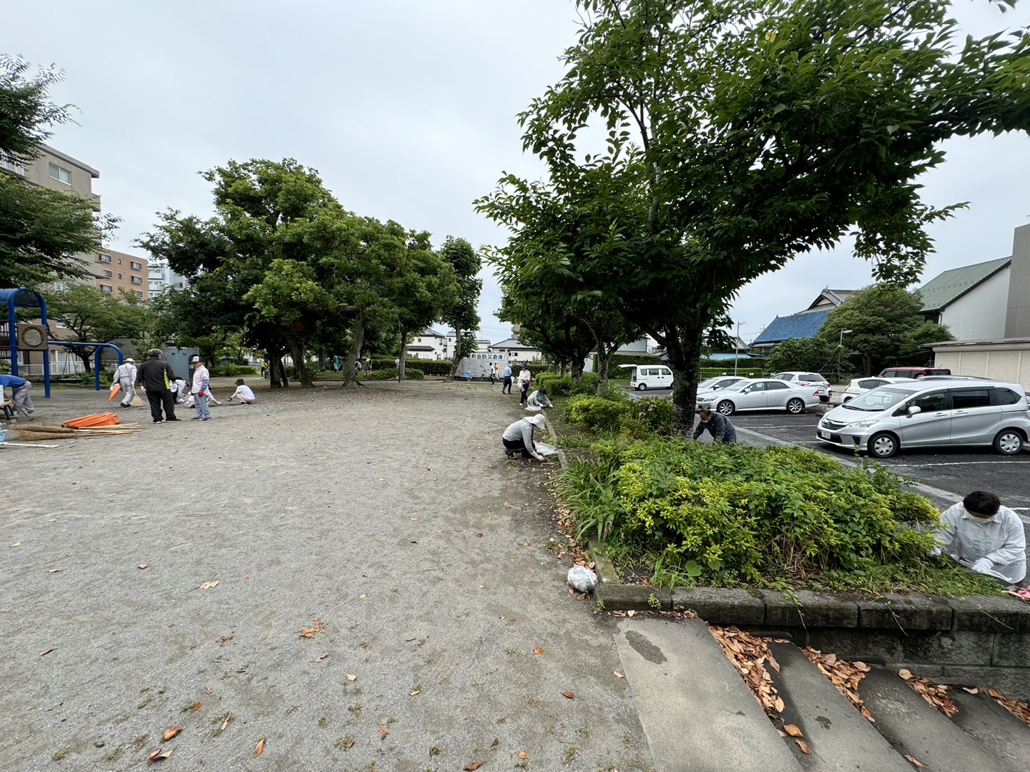 【埼玉県吉川市】地域貢献活動 木売公園清掃のお手伝いをさせていただきました。