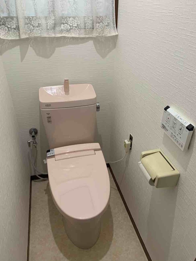 【埼玉県三郷市】S様邸トイレ交換工事 リクシル アメージュZ シャワートイレ付