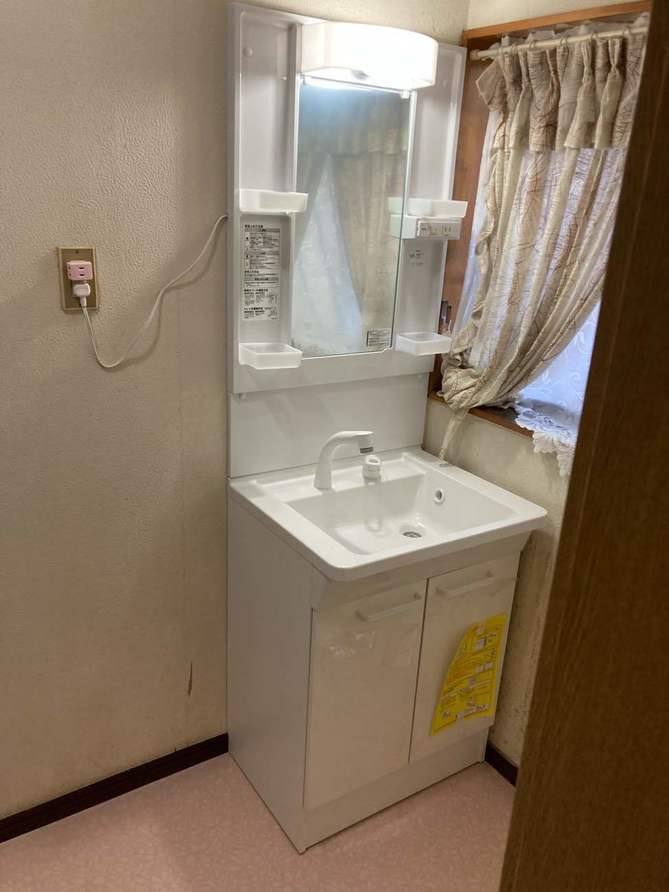 【東京都葛飾区】O様邸洗面化粧台交換工事が完了しました。TOTO Vシリーズ