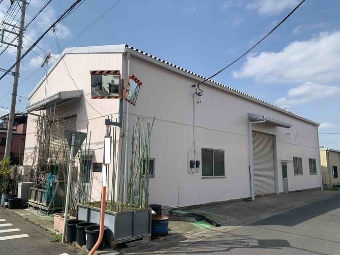 【埼玉県三郷市】E様倉庫外壁屋根塗装工事が完了しました。日本ペイント パーフェクトトップ