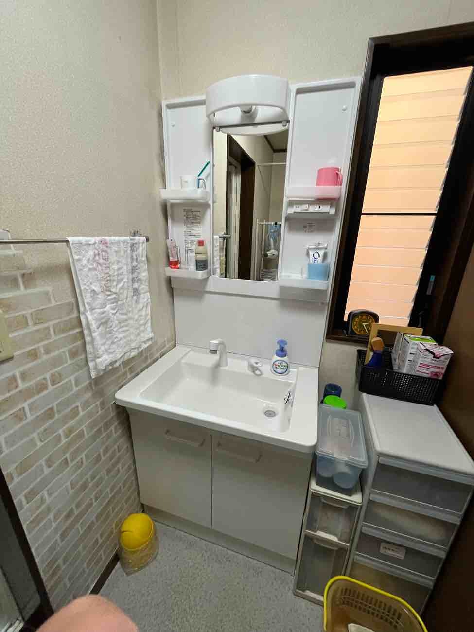 【埼玉県草加市】Y様邸洗面化粧台交換工事が完了しました。TOTO Vシリーズ