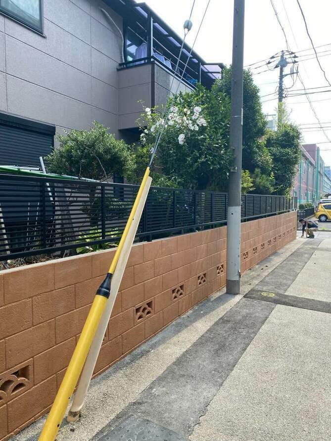 【東京都足立区】Y様邸ブロック一部解体フェンス設置工事が完了しました。フェンス設置 YKK シンプルレオ