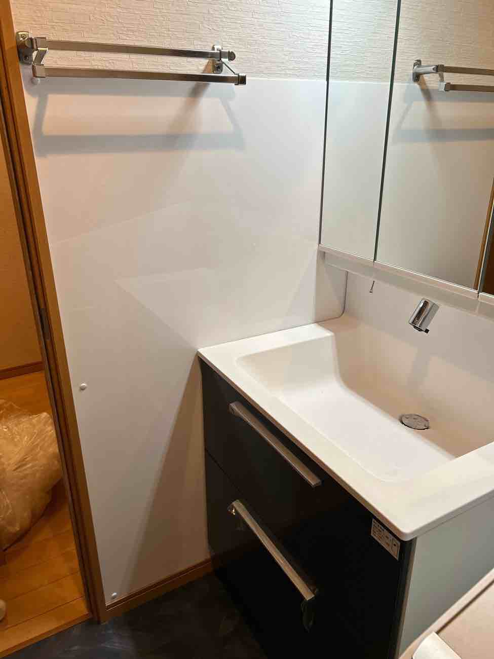 【埼玉県三郷市】O様邸洗面化粧台交換工事 LIXIL ピアラ W750 リクシル