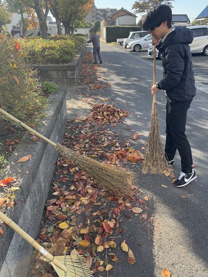【地域貢献活動】埼玉県吉川市「木売第二公園」の清掃に協力しました｜松井産業