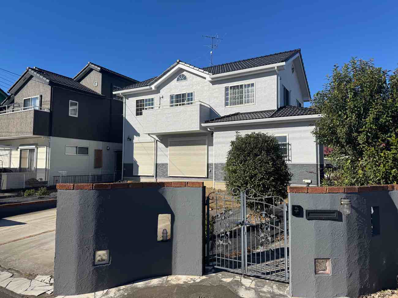 【吉川市・三郷市のリフォーム】吉川市H様 外壁塗装で劇的ビフォーアフター！アステックペイント・シリコンREVO使用施工事例