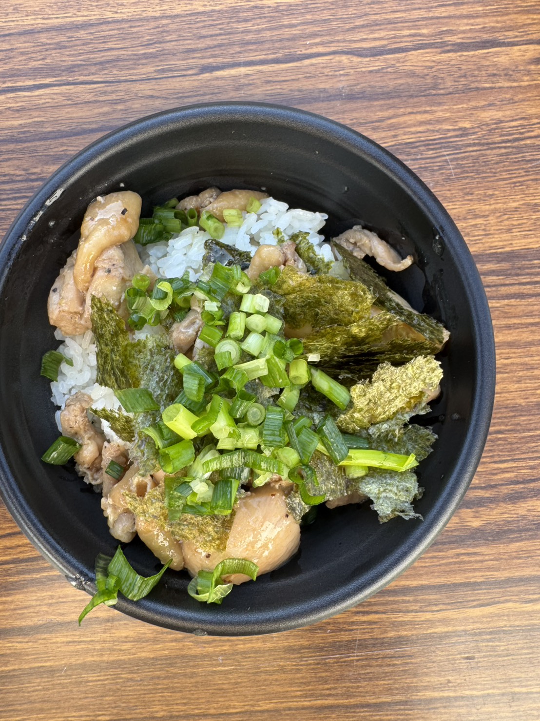 【社内レポ】極寒の朝もパワー全開！松永特製「スタミナ鶏丼」で朝活を開催しました