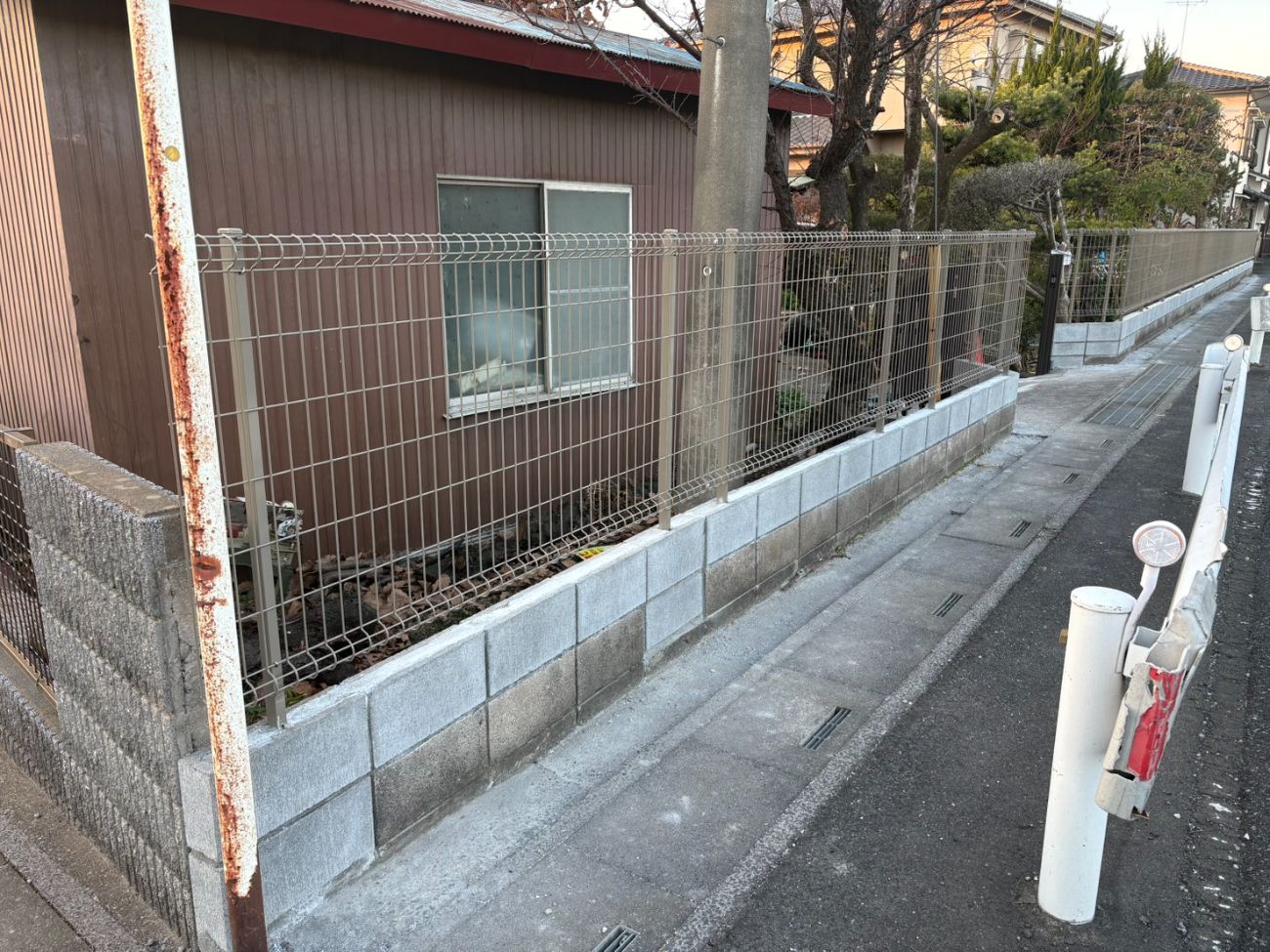 【埼玉県三郷市】T様邸 ブロック解体・フェンス新設工事 | LIXILハイグリッドフェンス＆アルシャインⅡ設置事例