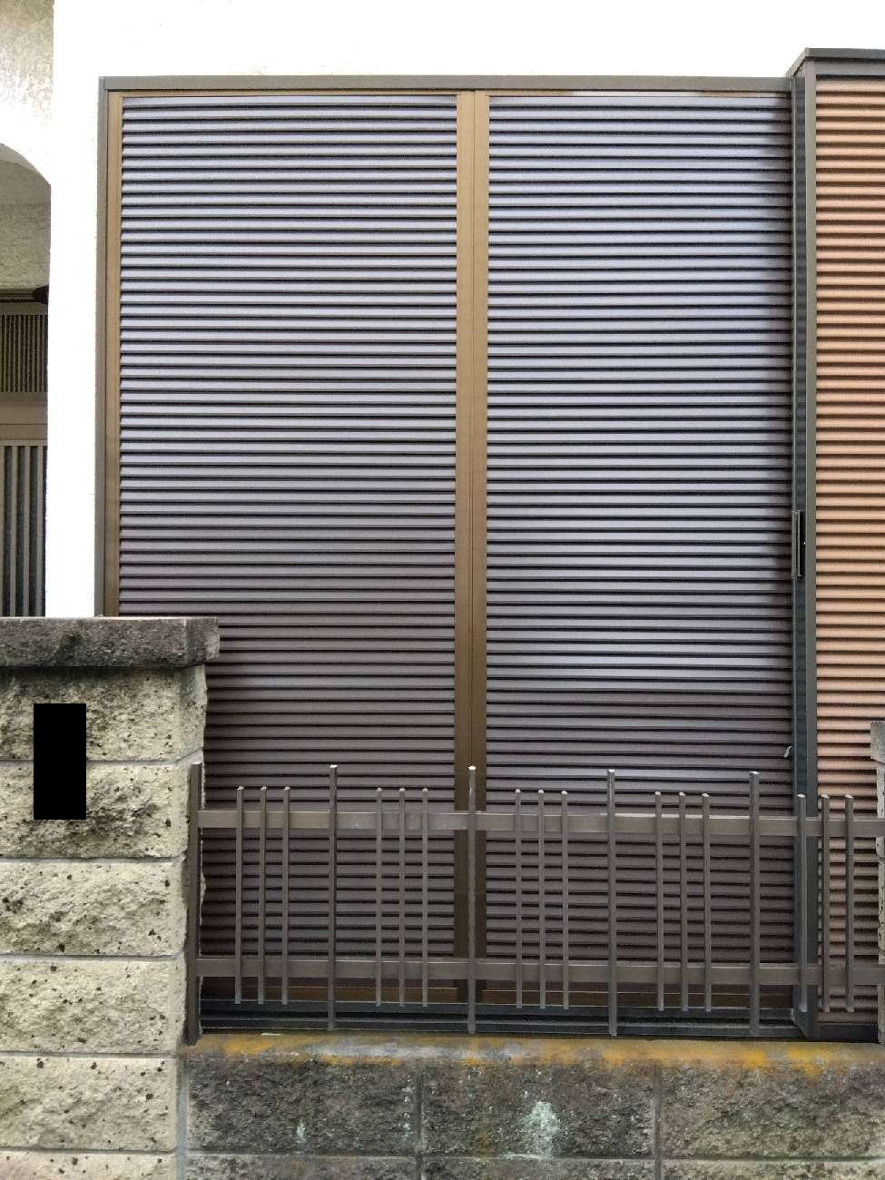 【埼玉県三郷市】K様邸雨戸交換工事が完了しました。