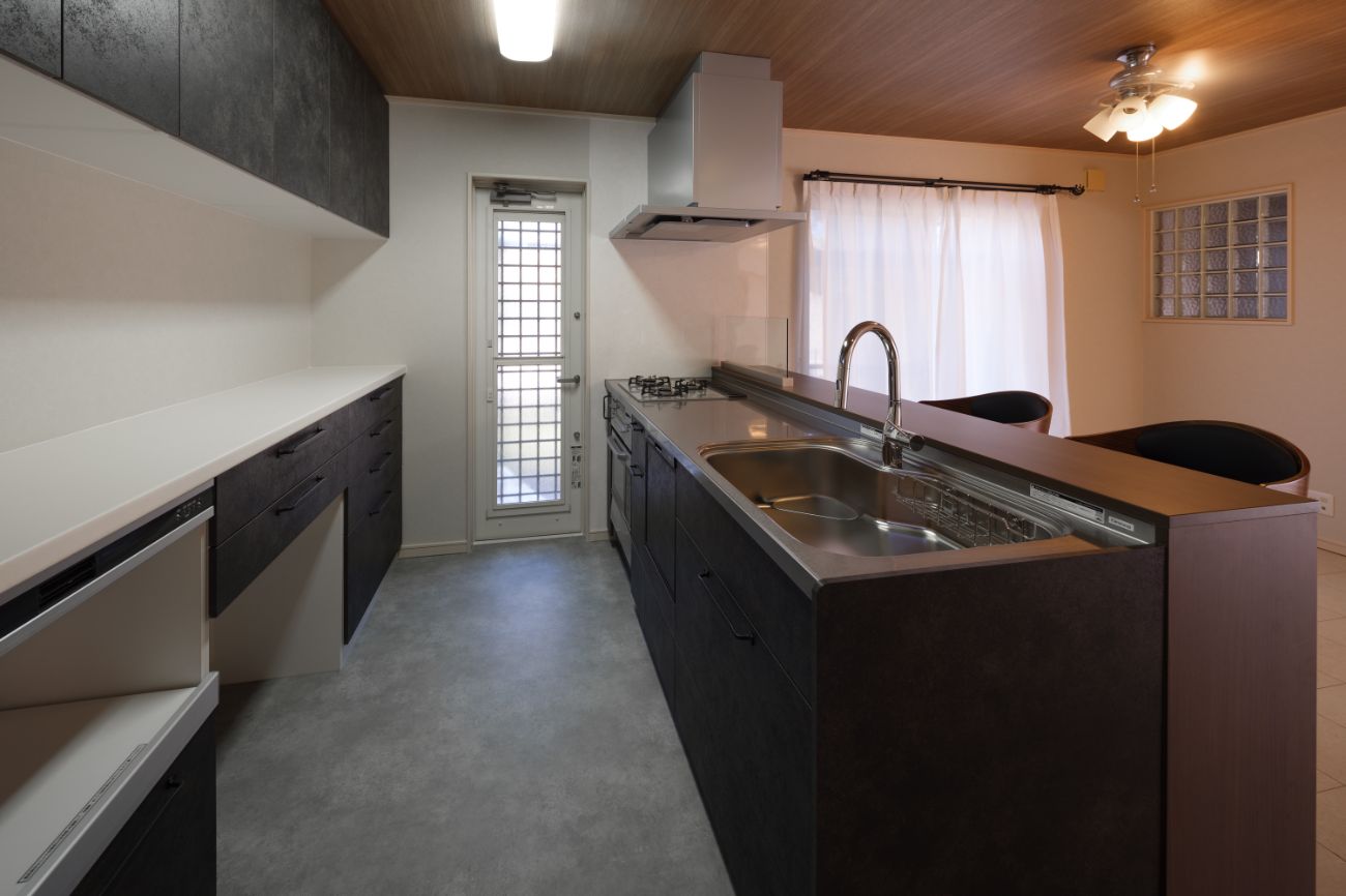 【埼玉県吉川市】H様邸｜クリナップ「ステディア」で叶える、収納力抜群のモダンキッチンリフォーム