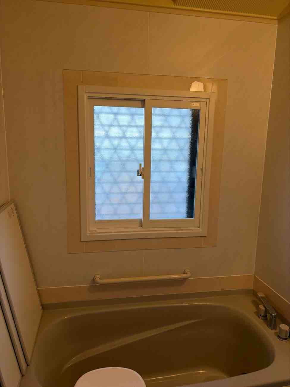 【埼玉県三郷市】Y様邸 冬のバスタイムを劇的に変える！断熱内窓「インプラス」取付工事 LIXIL リクシル