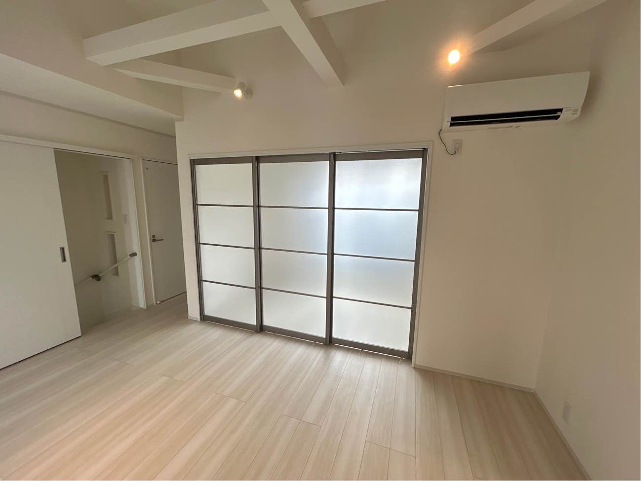 【埼玉県三郷市】築浅！EV対応ガレージハウス「ka-bby base」原状回復リフォーム完了