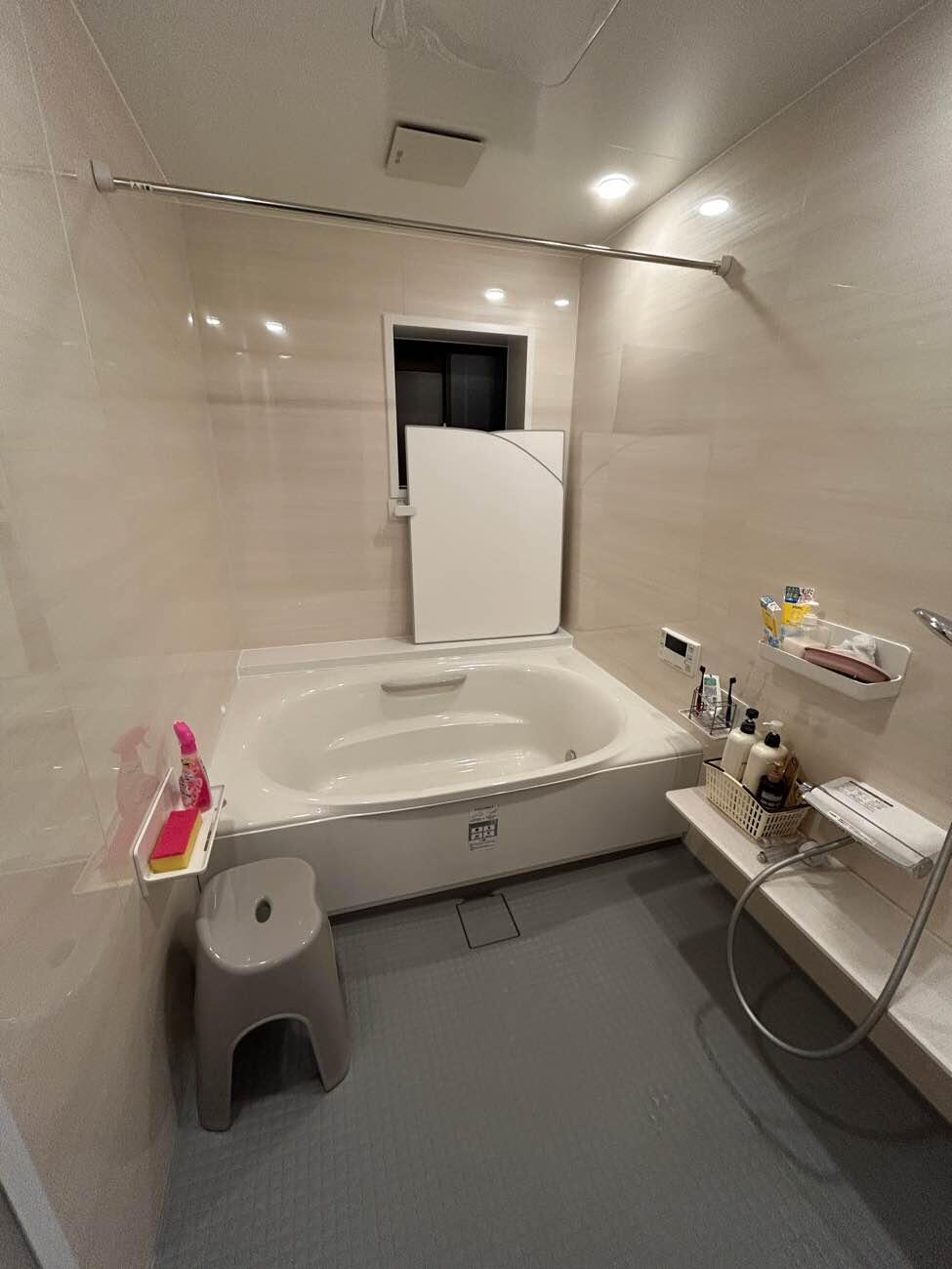 【埼玉県草加市】お掃除の負担を減らして、ホテルのような開放感を。LIXIL「リデア」で叶えた広々バスルーム