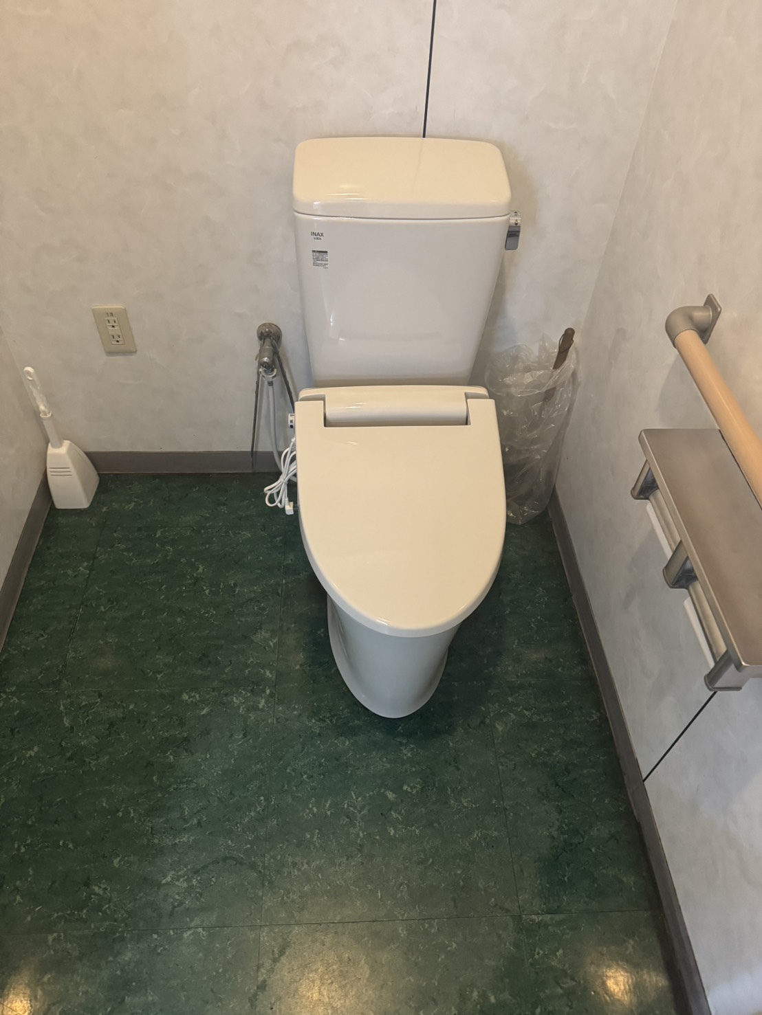 【埼玉県八潮市】 Y様店舗トイレ交換工事で清潔感アップ！LIXIL製トイレへのリニューアル