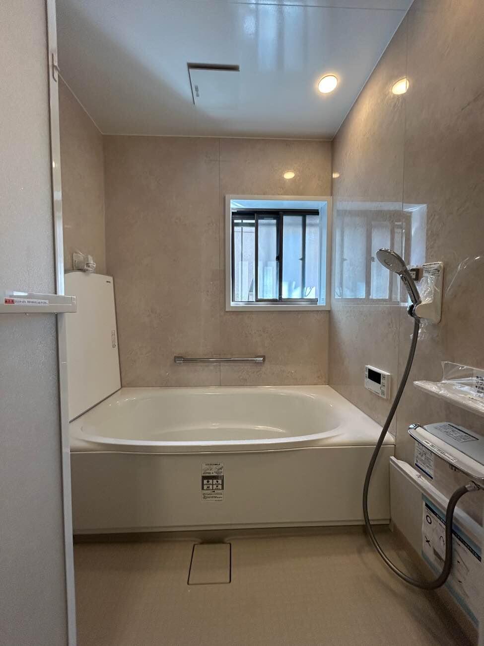 【施工事例】冬でも暖かいお風呂へ！埼玉県越谷市I様邸 浴室・トイレ・給湯器のトータルリフォーム