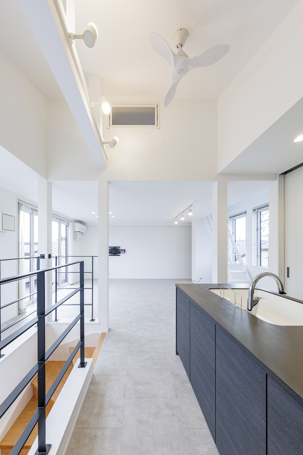 【リフォーム事例】吹き抜けが創り出す、光に満ちたアーバン・リノベーション（松戸市N様邸）