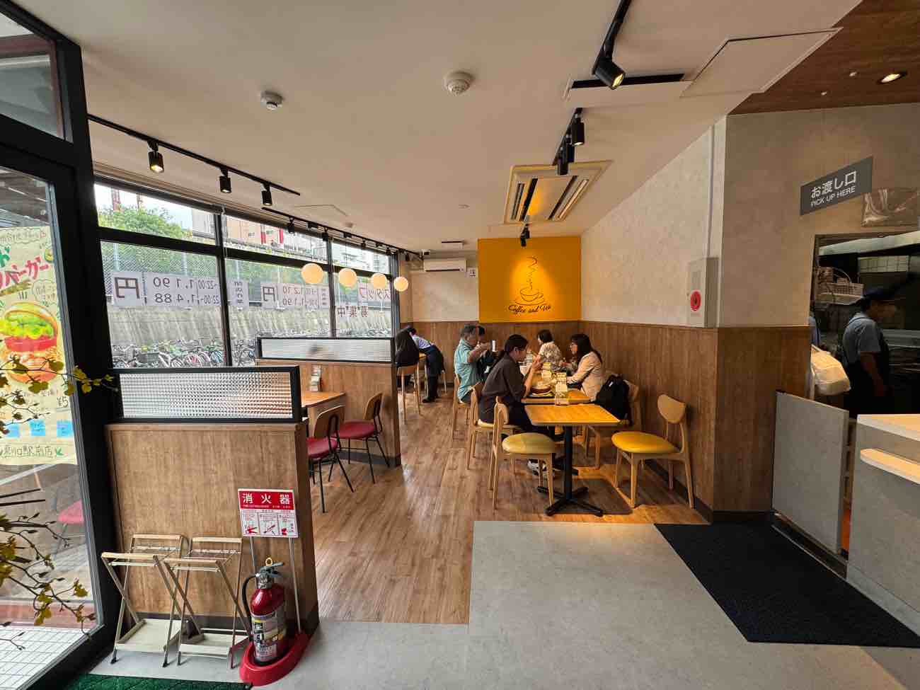 【埼玉県川口市】モスバーガー東川口駅前店様 店舗改装工事！明るく洗練された快適空間へリニューアル